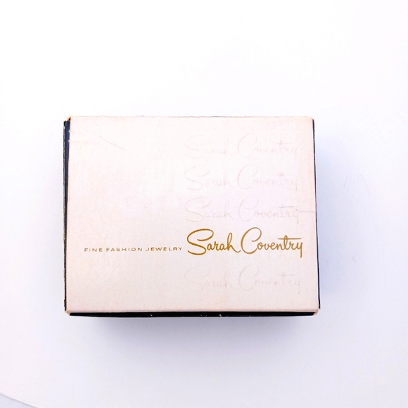 FALL ACORNS BROOCH EARRINGS original box green goldtone Signed Sarah Coventry - Picture 9 of 14